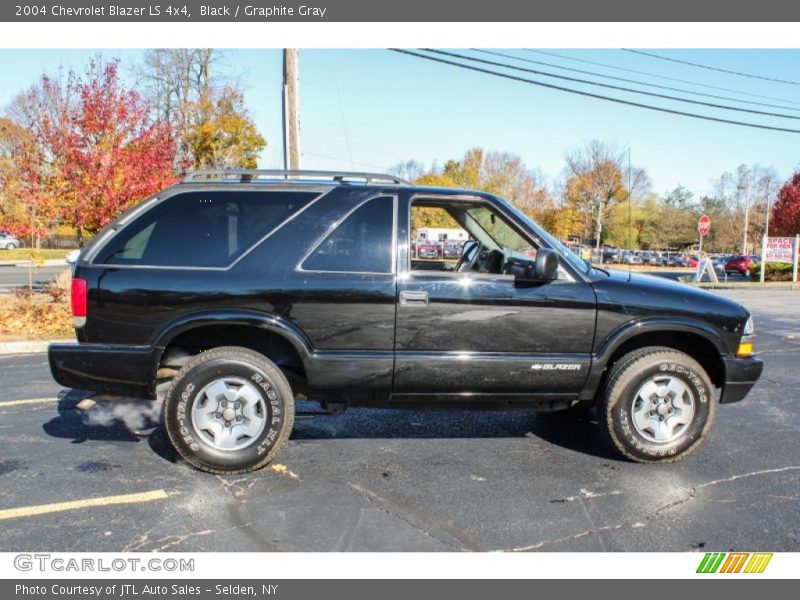 Black / Graphite Gray 2004 Chevrolet Blazer LS 4x4