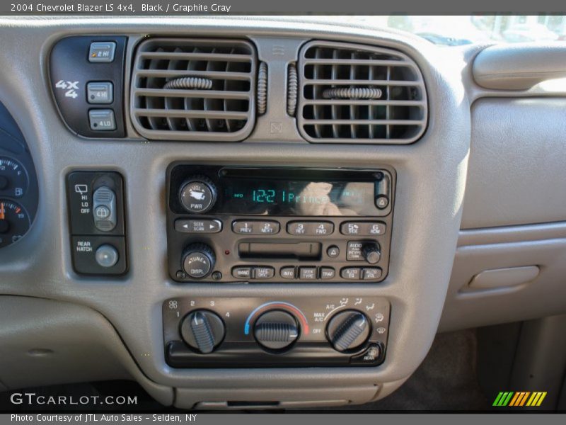 Black / Graphite Gray 2004 Chevrolet Blazer LS 4x4