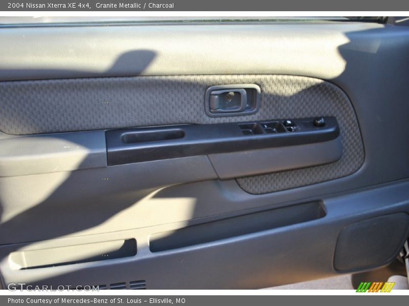 Granite Metallic / Charcoal 2004 Nissan Xterra XE 4x4