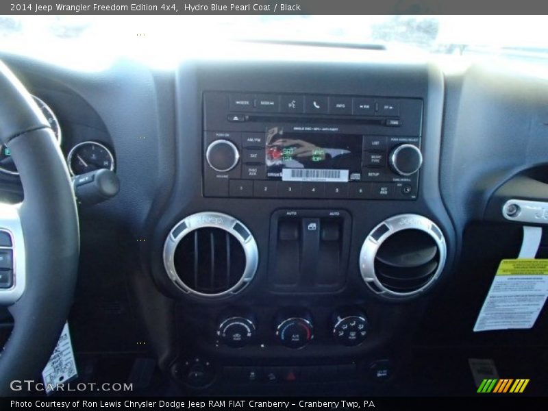 Hydro Blue Pearl Coat / Black 2014 Jeep Wrangler Freedom Edition 4x4