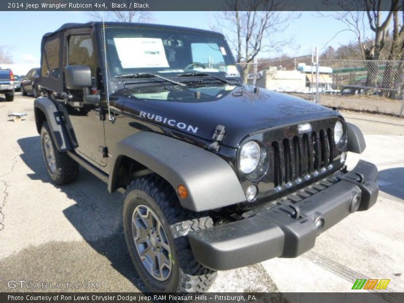 Front 3/4 View of 2014 Wrangler Rubicon 4x4