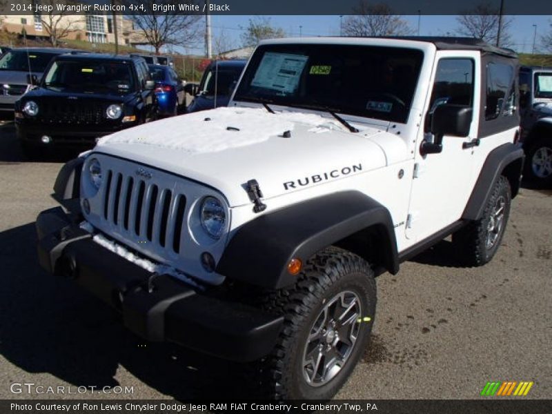 Front 3/4 View of 2014 Wrangler Rubicon 4x4