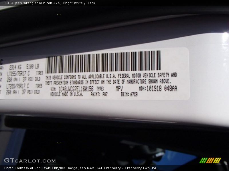Bright White / Black 2014 Jeep Wrangler Rubicon 4x4