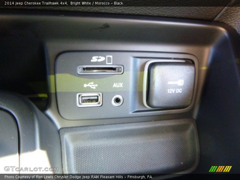 Bright White / Morocco - Black 2014 Jeep Cherokee Trailhawk 4x4