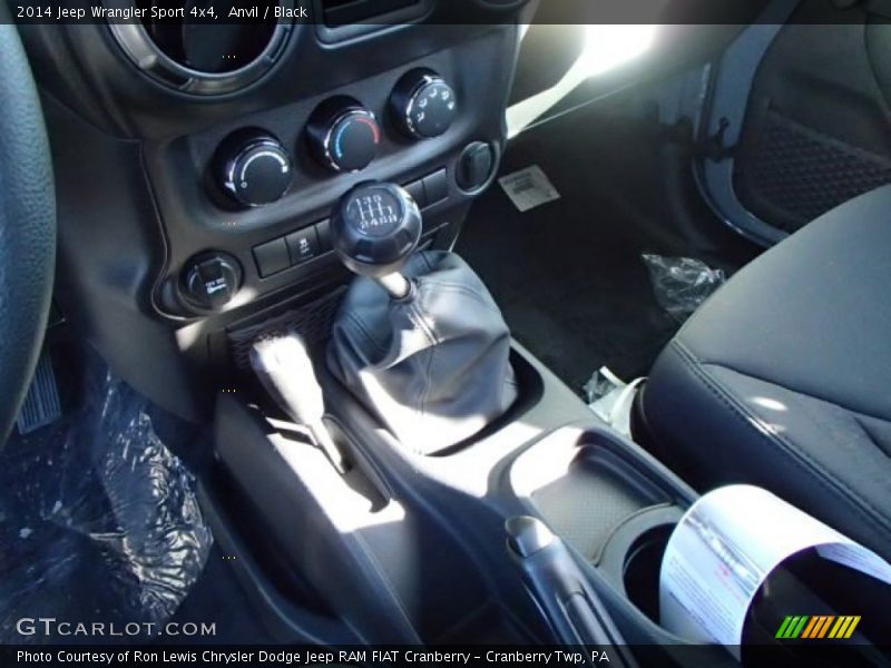 Anvil / Black 2014 Jeep Wrangler Sport 4x4