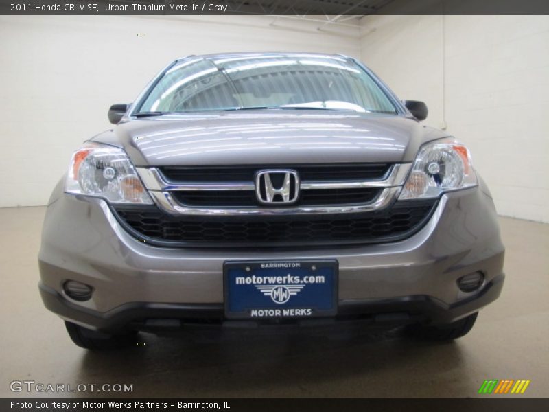Urban Titanium Metallic / Gray 2011 Honda CR-V SE