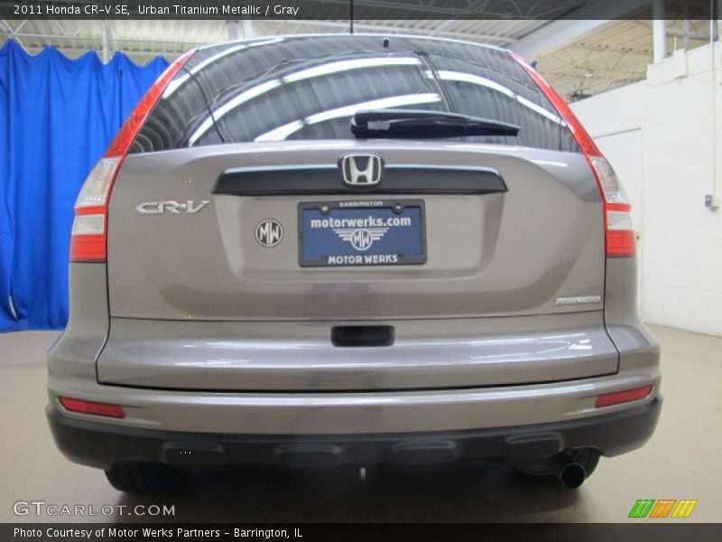 Urban Titanium Metallic / Gray 2011 Honda CR-V SE