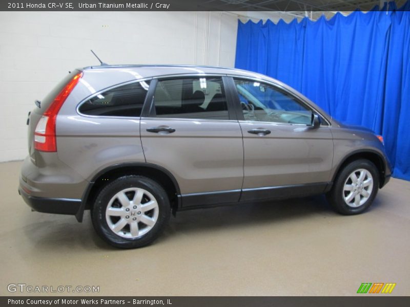 Urban Titanium Metallic / Gray 2011 Honda CR-V SE