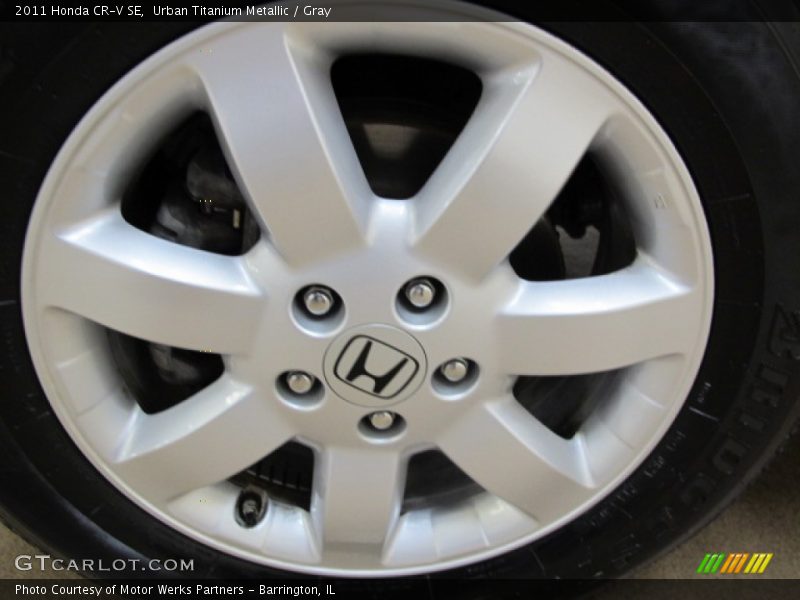 Urban Titanium Metallic / Gray 2011 Honda CR-V SE
