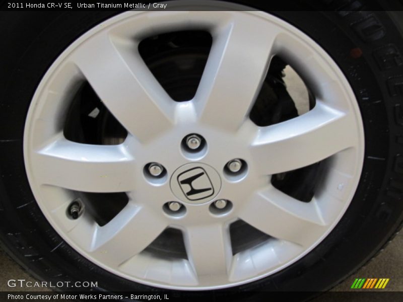 Urban Titanium Metallic / Gray 2011 Honda CR-V SE