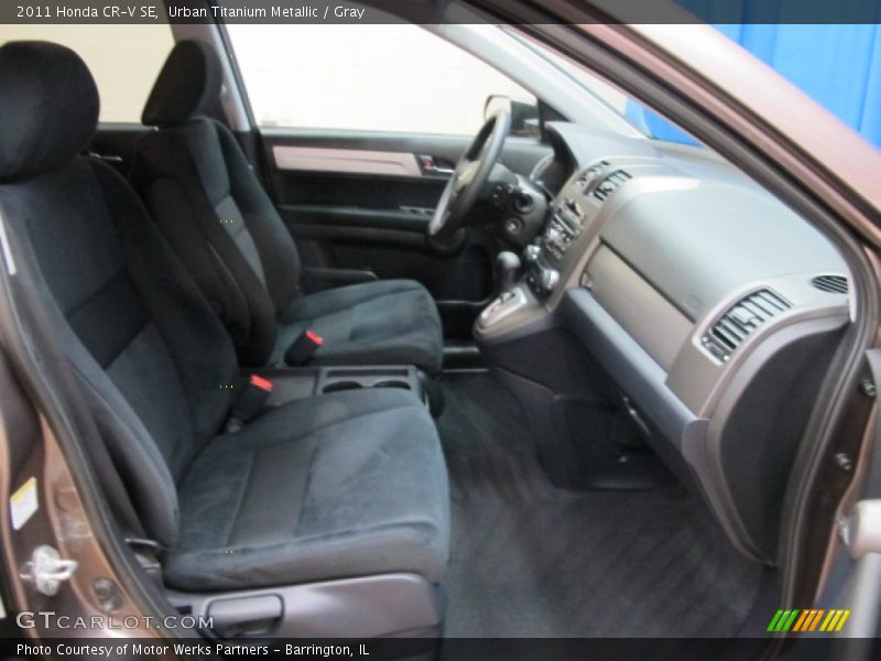 Urban Titanium Metallic / Gray 2011 Honda CR-V SE