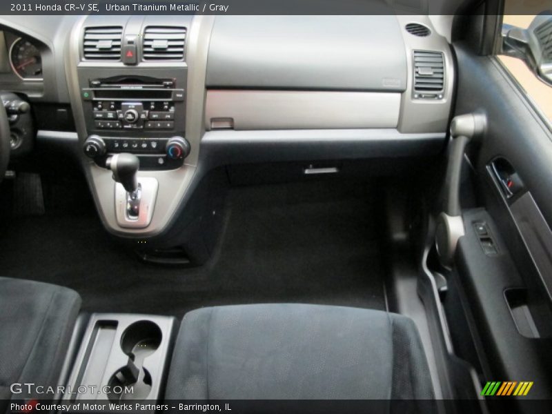 Urban Titanium Metallic / Gray 2011 Honda CR-V SE