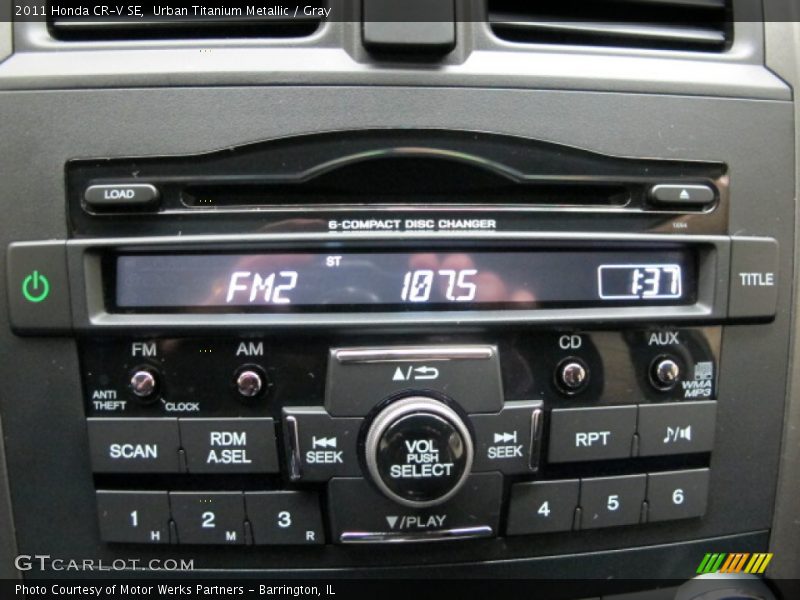Urban Titanium Metallic / Gray 2011 Honda CR-V SE