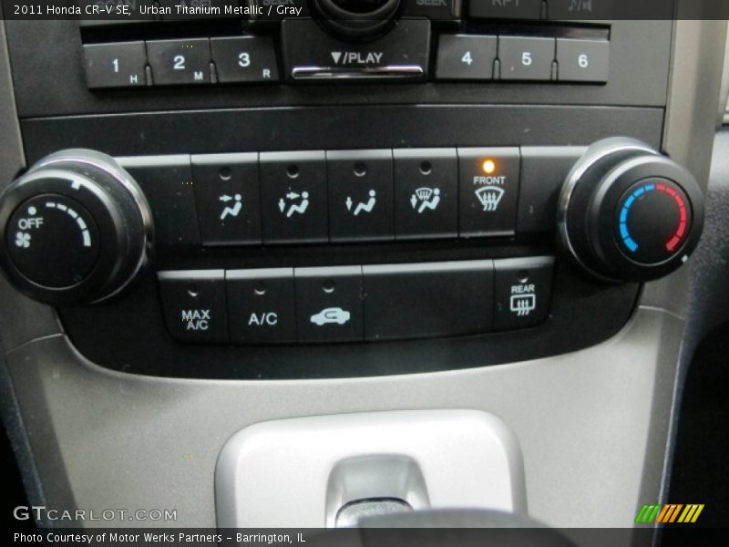 Urban Titanium Metallic / Gray 2011 Honda CR-V SE