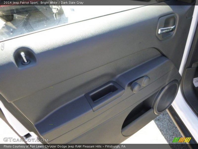 Bright White / Dark Slate Gray 2014 Jeep Patriot Sport