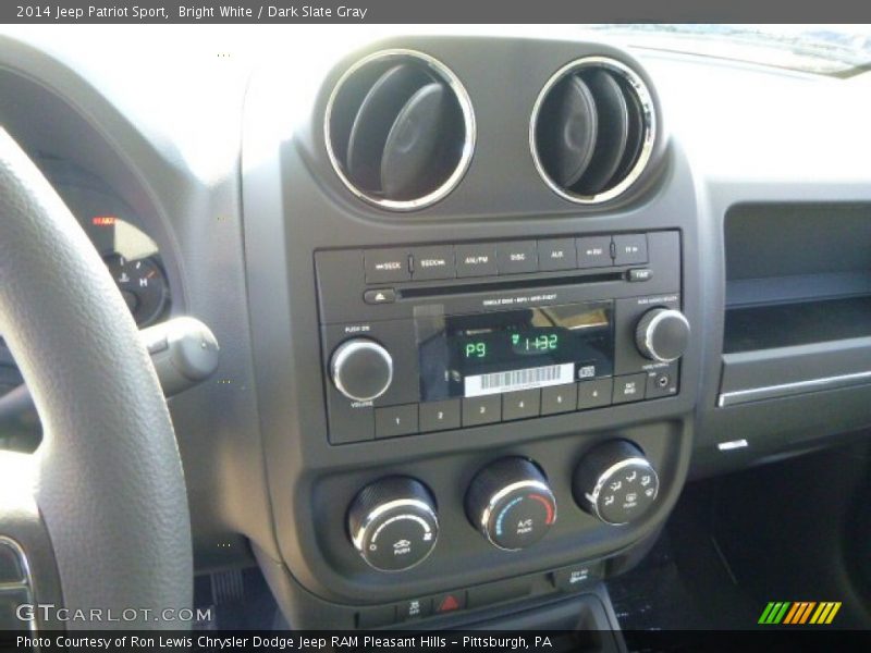Bright White / Dark Slate Gray 2014 Jeep Patriot Sport