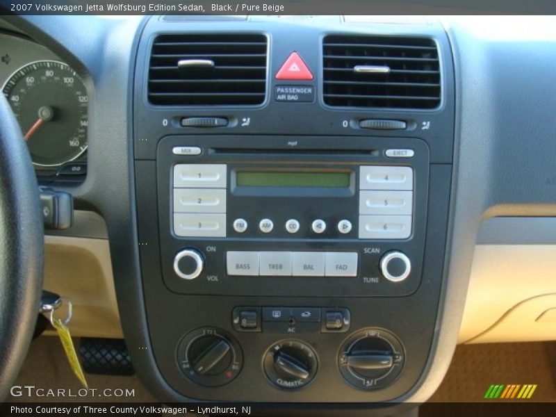 Black / Pure Beige 2007 Volkswagen Jetta Wolfsburg Edition Sedan