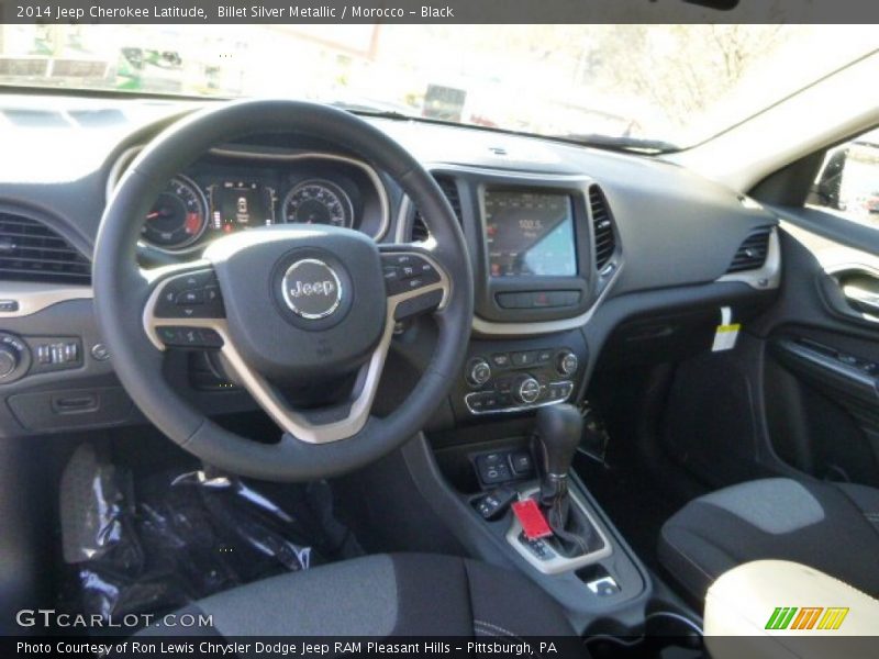 Dashboard of 2014 Cherokee Latitude