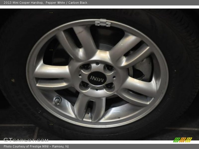 Pepper White / Carbon Black 2013 Mini Cooper Hardtop