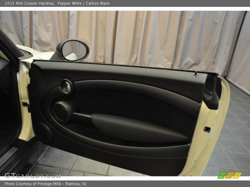 Pepper White / Carbon Black 2013 Mini Cooper Hardtop