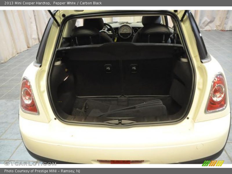 Pepper White / Carbon Black 2013 Mini Cooper Hardtop