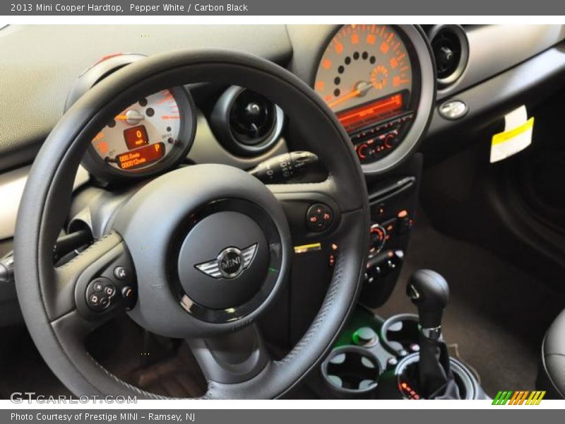 Pepper White / Carbon Black 2013 Mini Cooper Hardtop