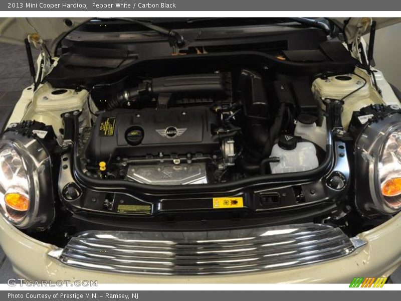 Pepper White / Carbon Black 2013 Mini Cooper Hardtop