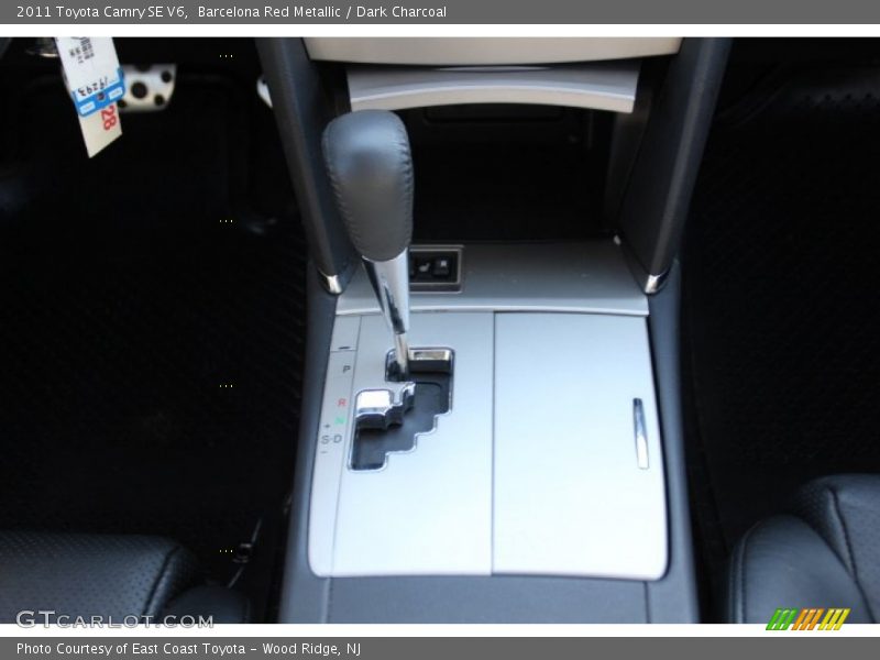 Barcelona Red Metallic / Dark Charcoal 2011 Toyota Camry SE V6