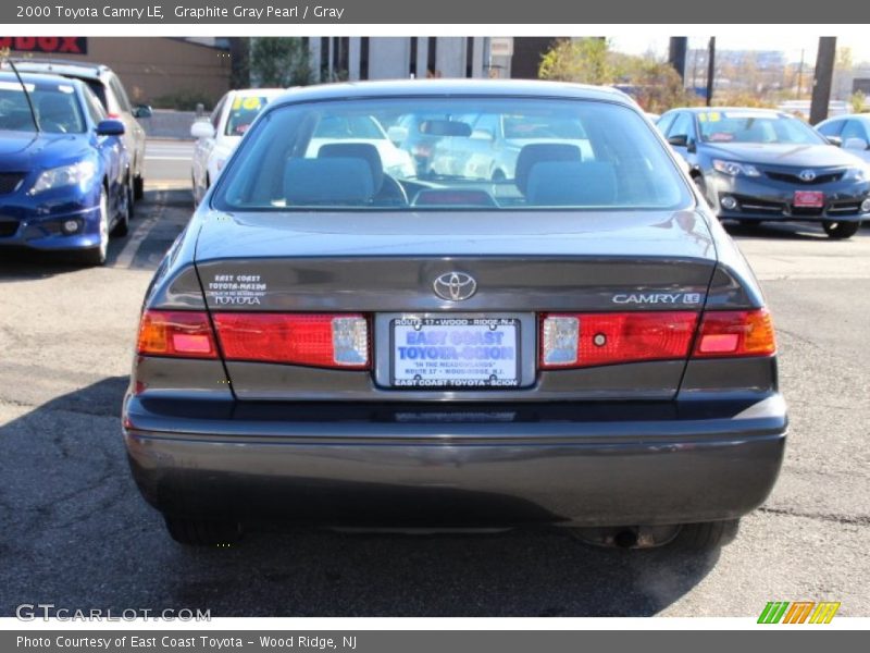 Graphite Gray Pearl / Gray 2000 Toyota Camry LE