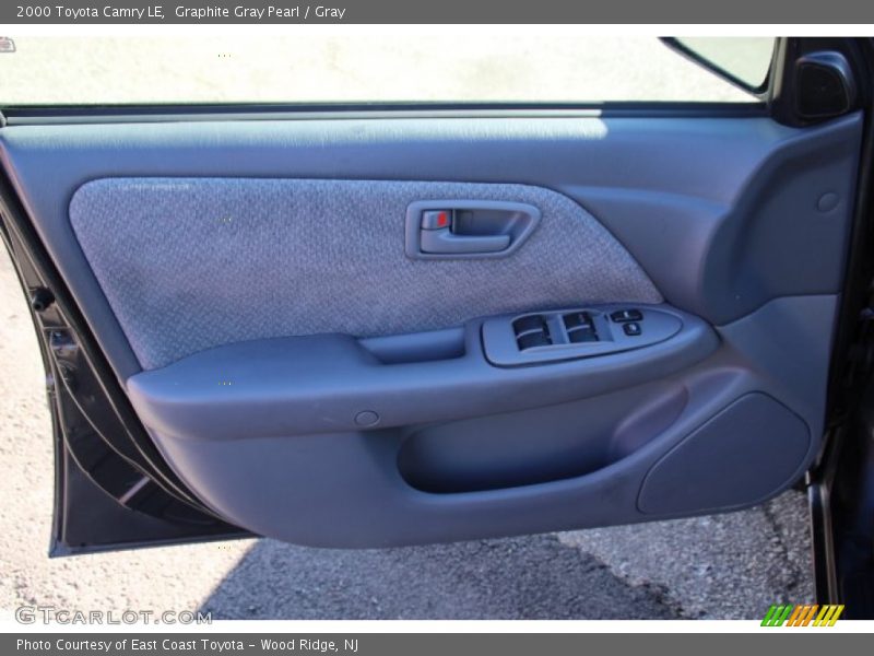 Graphite Gray Pearl / Gray 2000 Toyota Camry LE