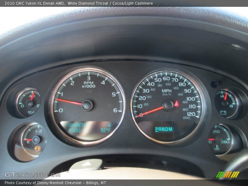 White Diamond Tricoat / Cocoa/Light Cashmere 2010 GMC Yukon XL Denali AWD