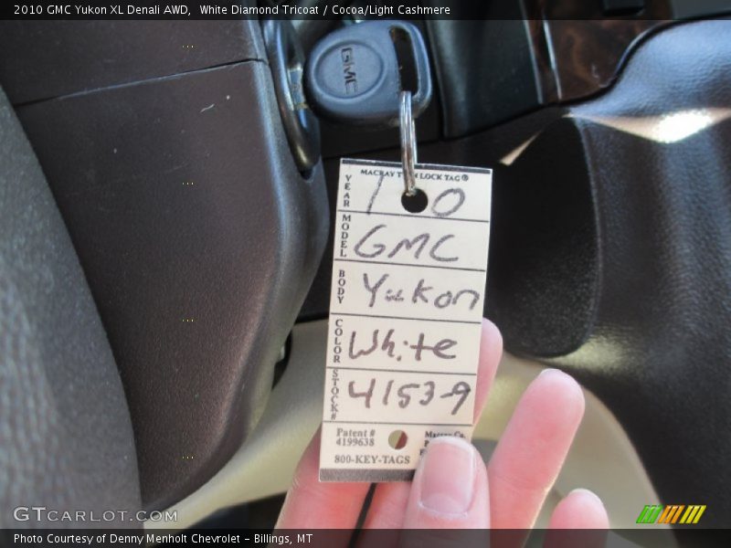 White Diamond Tricoat / Cocoa/Light Cashmere 2010 GMC Yukon XL Denali AWD