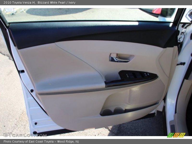 Blizzard White Pearl / Ivory 2010 Toyota Venza I4