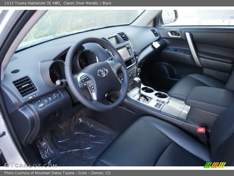 Classic Silver Metallic / Black 2013 Toyota Highlander SE 4WD