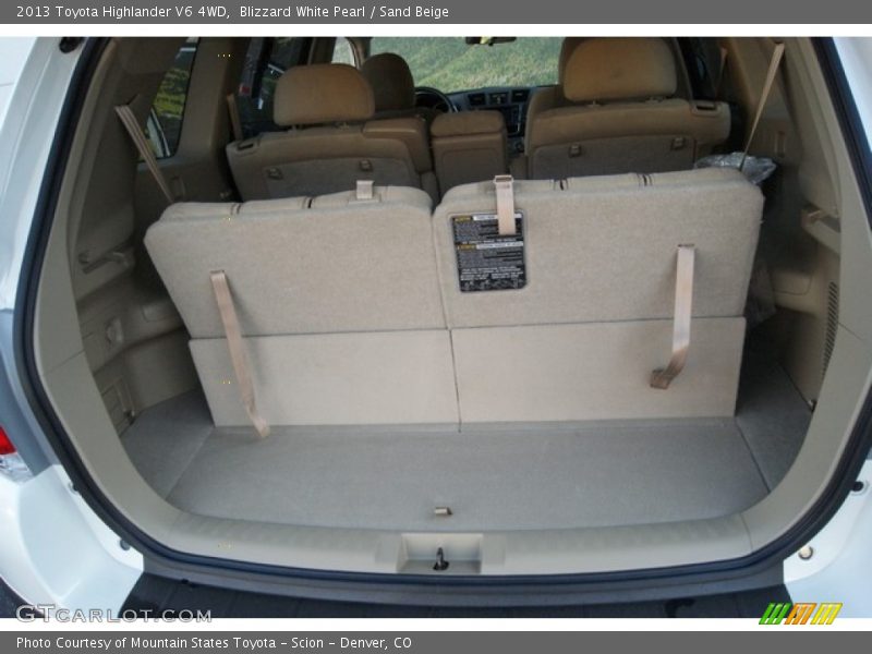 Blizzard White Pearl / Sand Beige 2013 Toyota Highlander V6 4WD