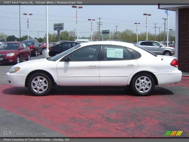 Vibrant White / Medium/Dark Flint 2007 Ford Taurus SE