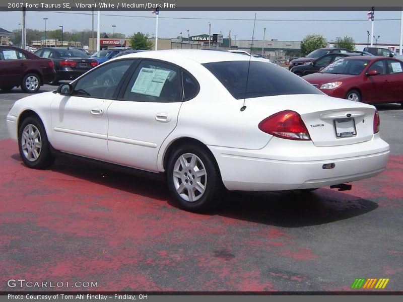 Vibrant White / Medium/Dark Flint 2007 Ford Taurus SE