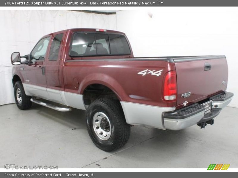 Dark Toreador Red Metallic / Medium Flint 2004 Ford F250 Super Duty XLT SuperCab 4x4
