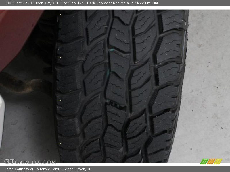Dark Toreador Red Metallic / Medium Flint 2004 Ford F250 Super Duty XLT SuperCab 4x4