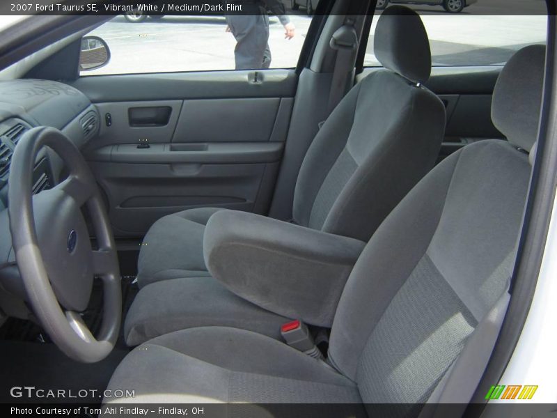 Vibrant White / Medium/Dark Flint 2007 Ford Taurus SE
