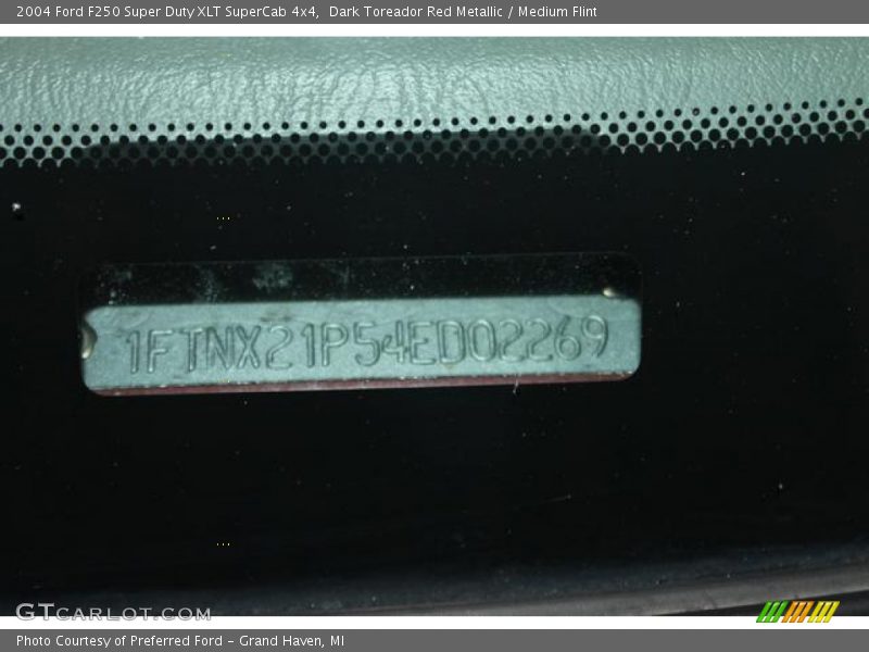 Dark Toreador Red Metallic / Medium Flint 2004 Ford F250 Super Duty XLT SuperCab 4x4