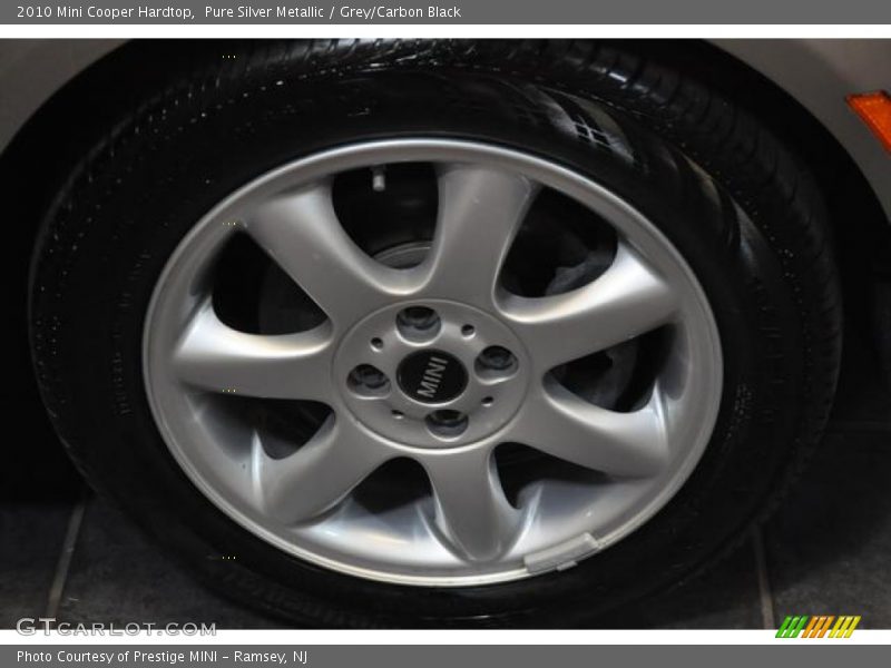 Pure Silver Metallic / Grey/Carbon Black 2010 Mini Cooper Hardtop