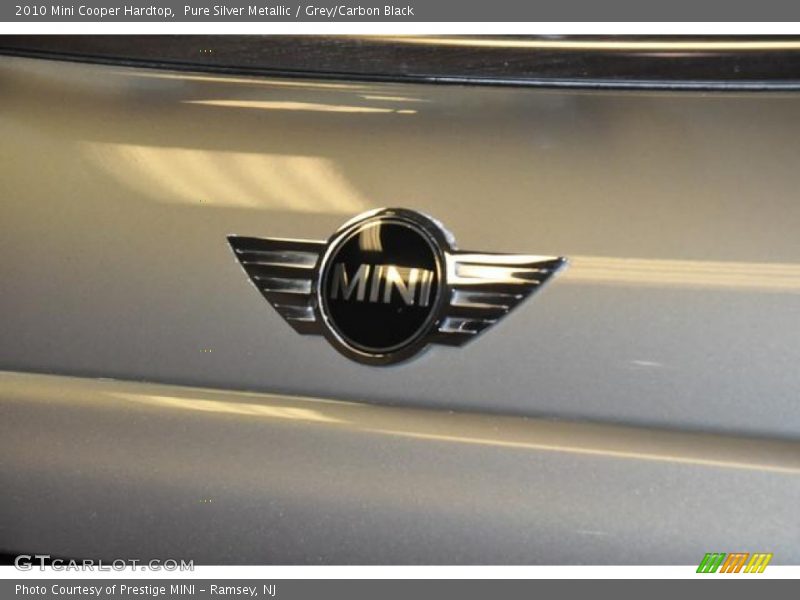 Pure Silver Metallic / Grey/Carbon Black 2010 Mini Cooper Hardtop