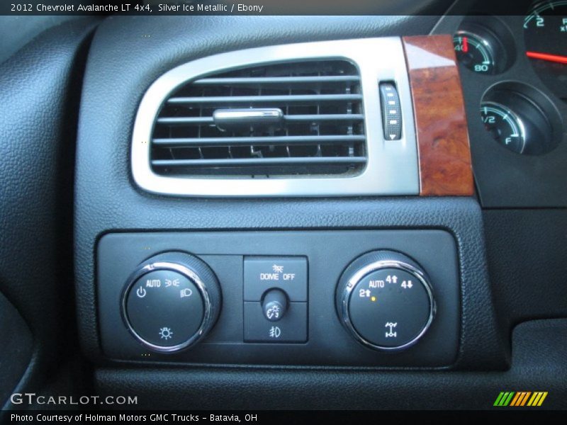 Silver Ice Metallic / Ebony 2012 Chevrolet Avalanche LT 4x4