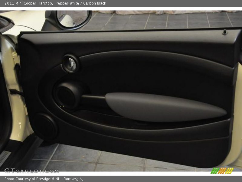 Pepper White / Carbon Black 2011 Mini Cooper Hardtop