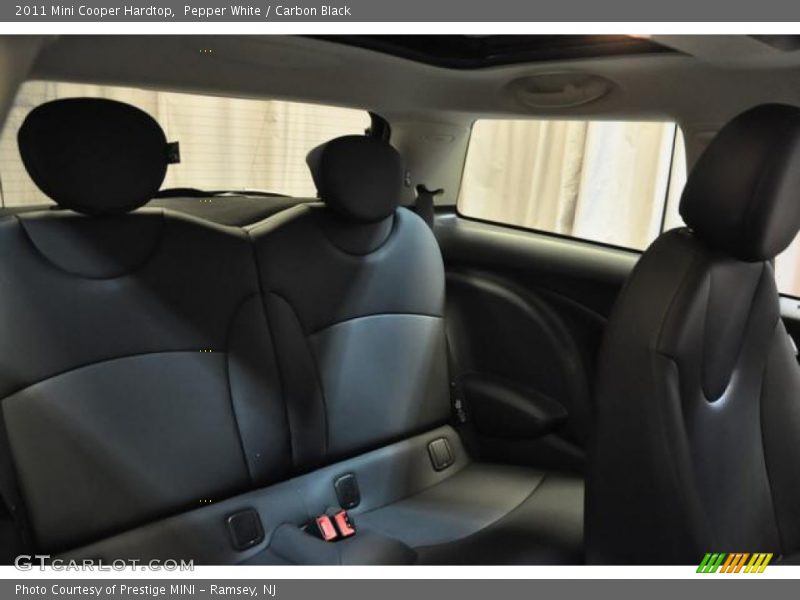 Pepper White / Carbon Black 2011 Mini Cooper Hardtop