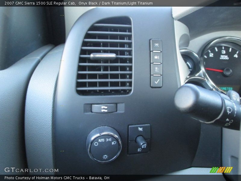 Onyx Black / Dark Titanium/Light Titanium 2007 GMC Sierra 1500 SLE Regular Cab