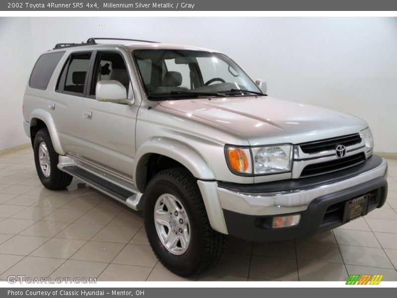Millennium Silver Metallic / Gray 2002 Toyota 4Runner SR5 4x4