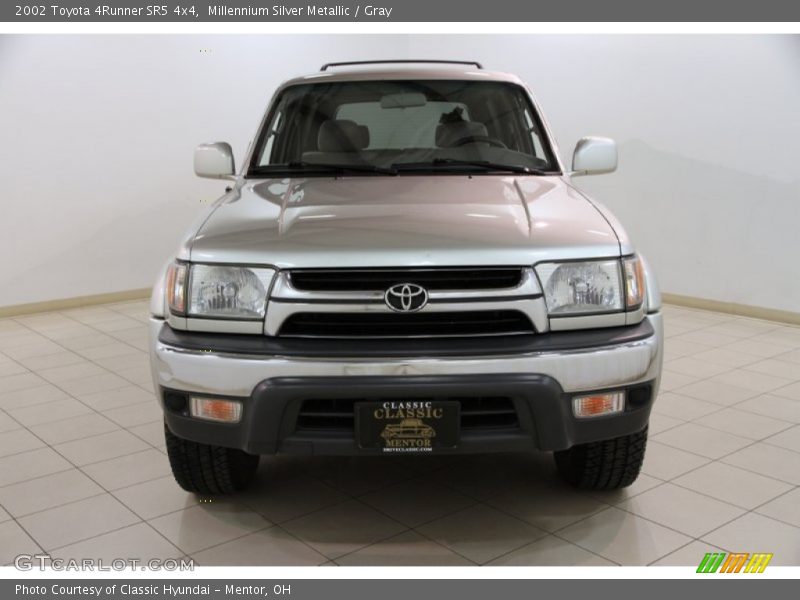 Millennium Silver Metallic / Gray 2002 Toyota 4Runner SR5 4x4