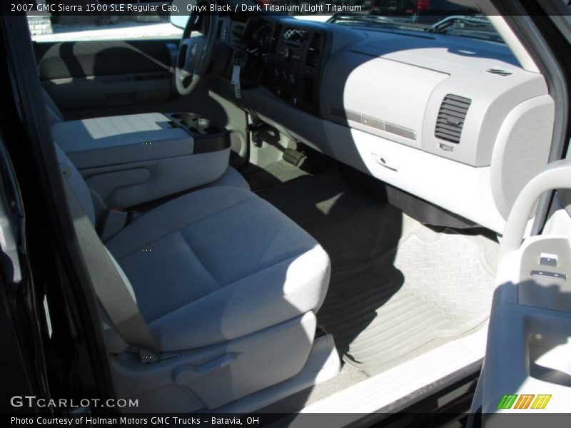 Onyx Black / Dark Titanium/Light Titanium 2007 GMC Sierra 1500 SLE Regular Cab